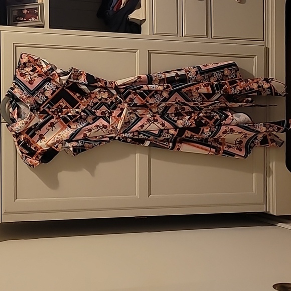 G.I.L.I. Flutter-Sleeve Dress - size 16 - Picture 2 of 5